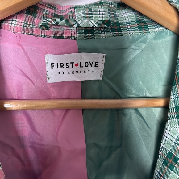 First Love by Lovelyn Pink and Green Contrast Oversized Blazer - Picture 5 of 7